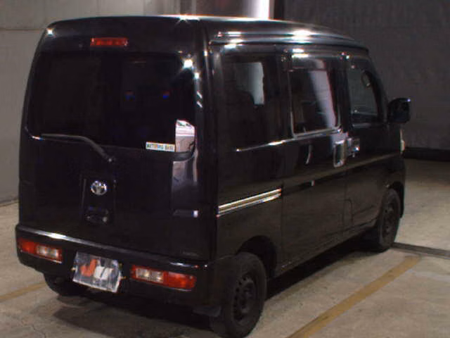 TOYOTA PIXIS VAN