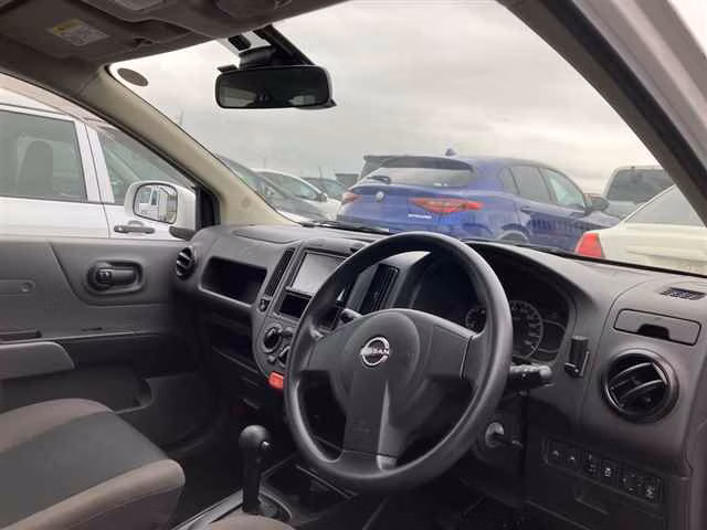 Nissan AD