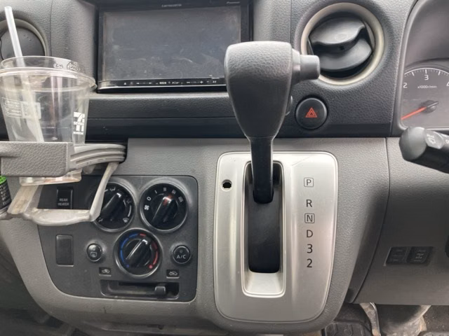 NISSAN NV350 CARAVAN