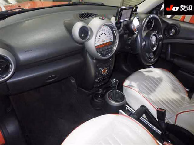 MINI CROSSOVER