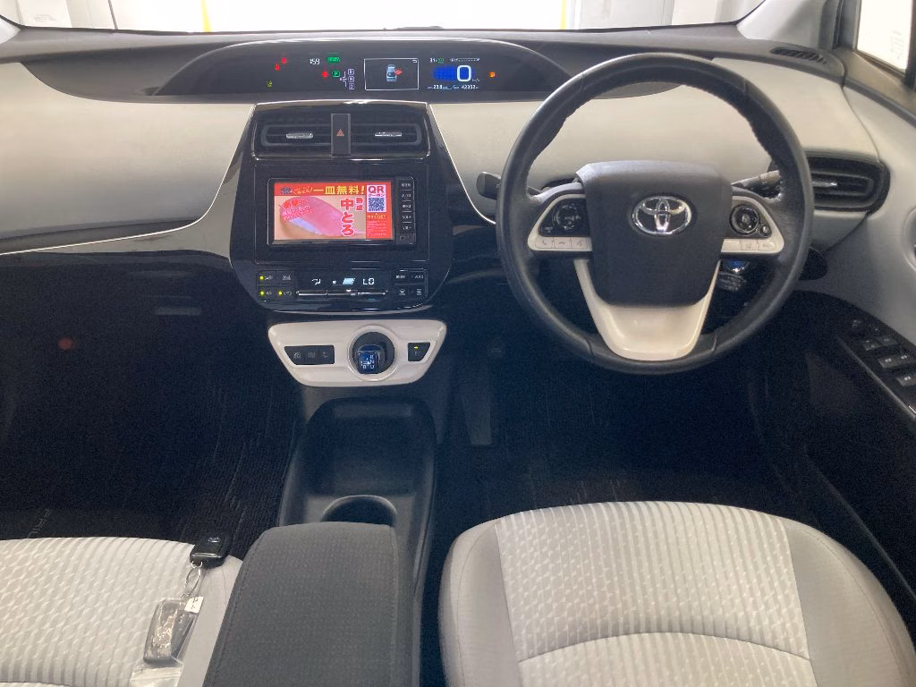TOYOTA PRIUS