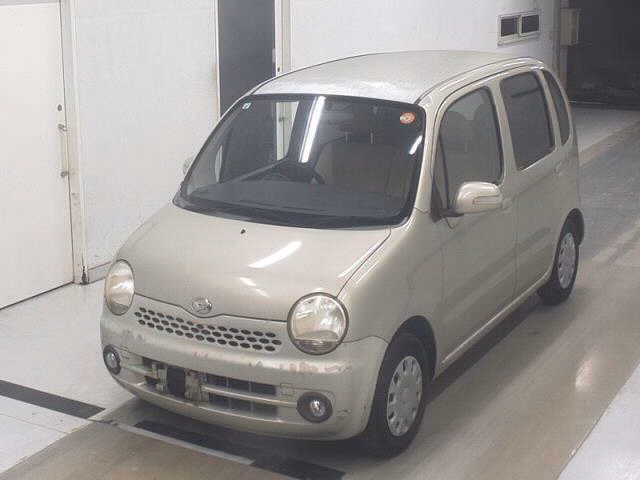 DAIHATSU MOVE LATTE