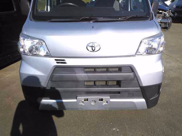 TOYOTA PIXIS VAN