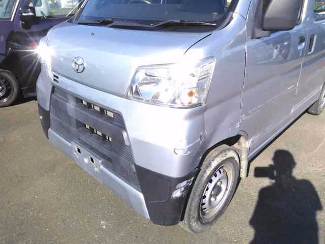 TOYOTA PIXIS VAN