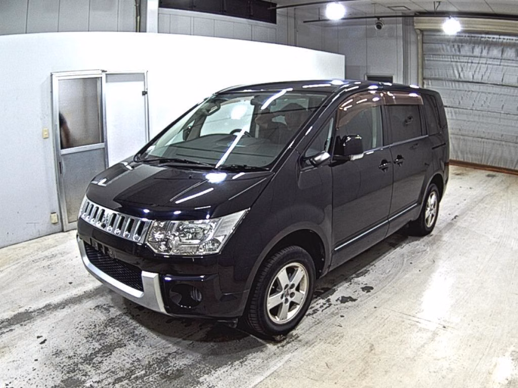 Mitsubishi Delica D:5