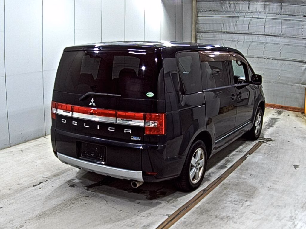 Mitsubishi Delica D:5