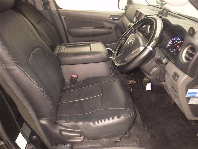 NISSAN NV350 CARAVAN