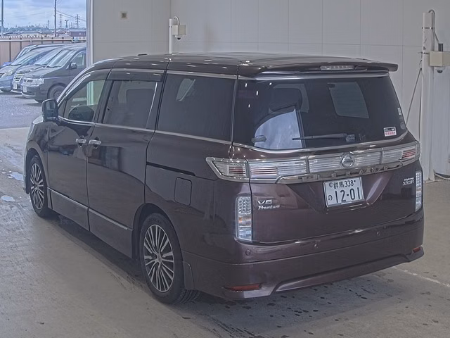 NISSAN ELGRAND