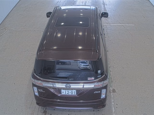 NISSAN ELGRAND
