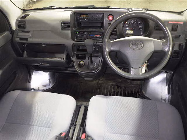 TOYOTA PIXIS VAN