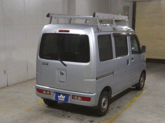 TOYOTA PIXIS VAN