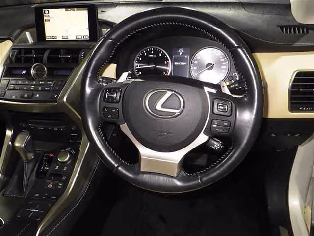 Lexus NX200t
