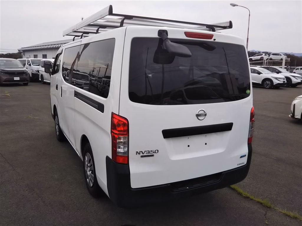 NISSAN NV350 CARAVAN