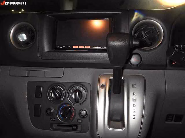 NISSAN NV350 CARAVAN