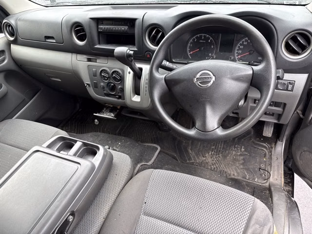 NISSAN NV350 CARAVAN