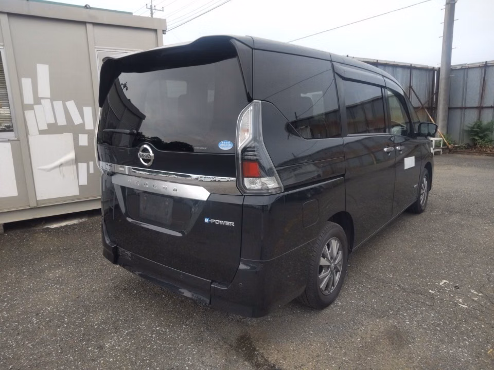 NISSAN SERENA