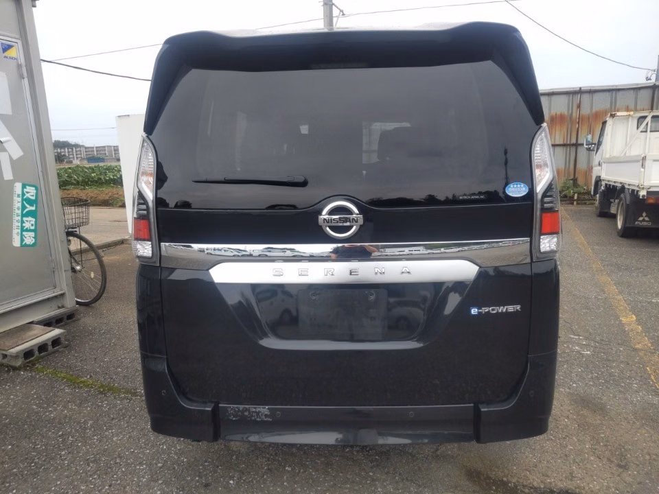 NISSAN SERENA