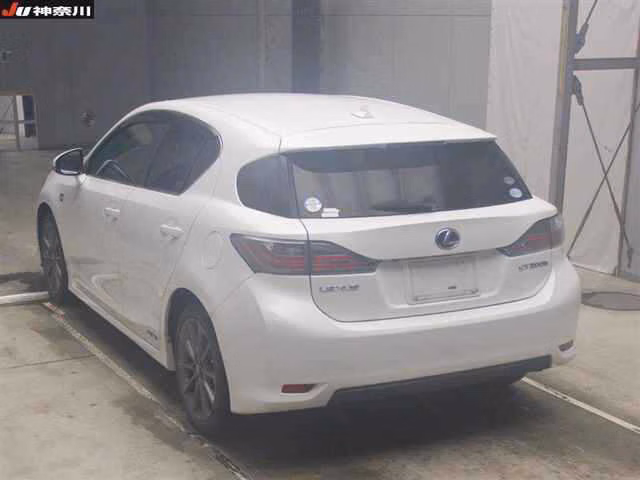 Lexus CT200h