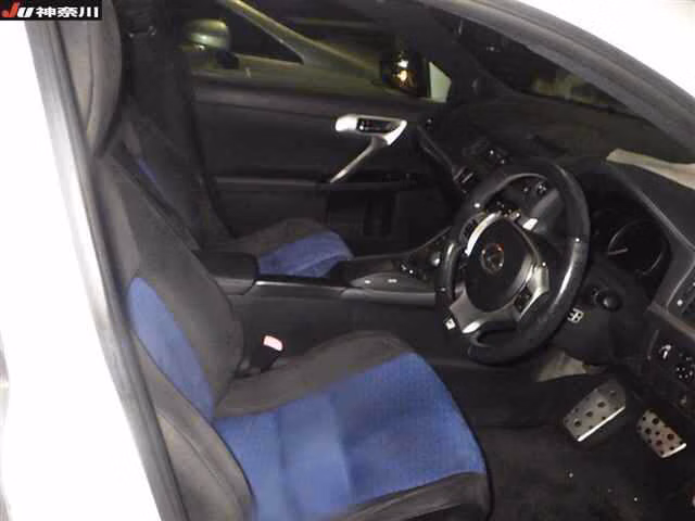 Lexus CT200h