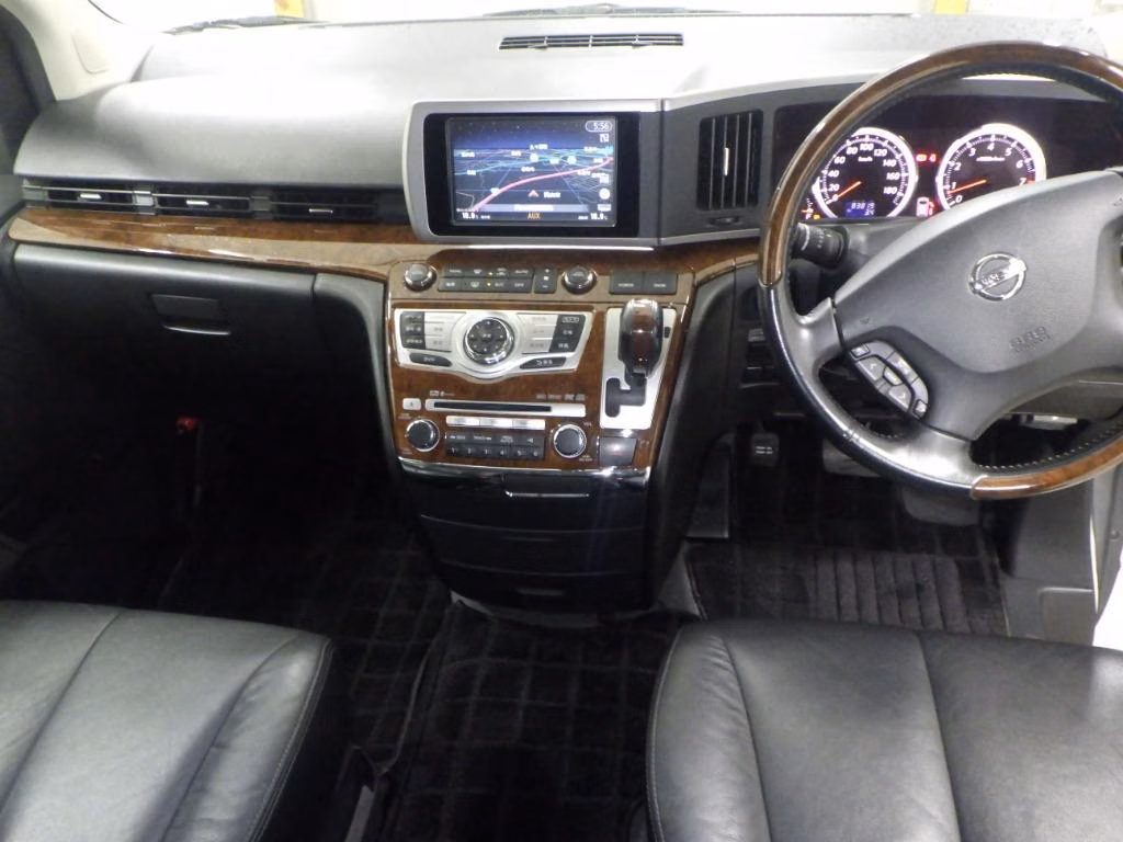 NISSAN ELGRAND