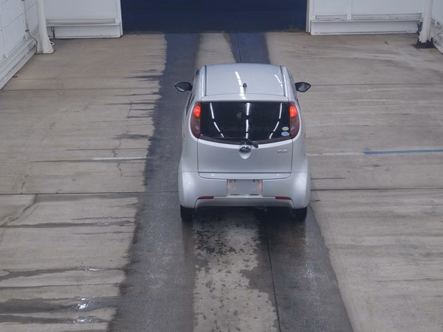Subaru R2