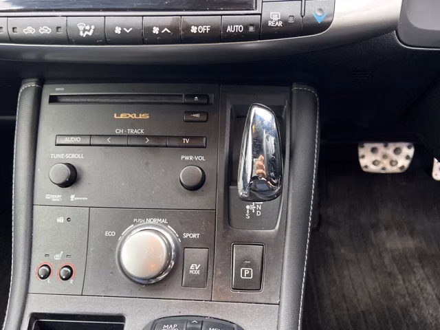 Lexus CT200h