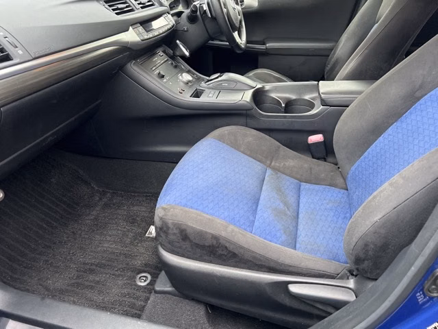 Lexus CT200h