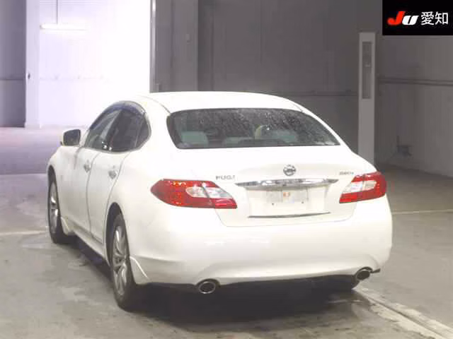 NISSAN FUGA
