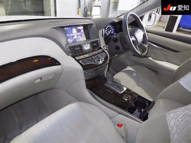 NISSAN FUGA