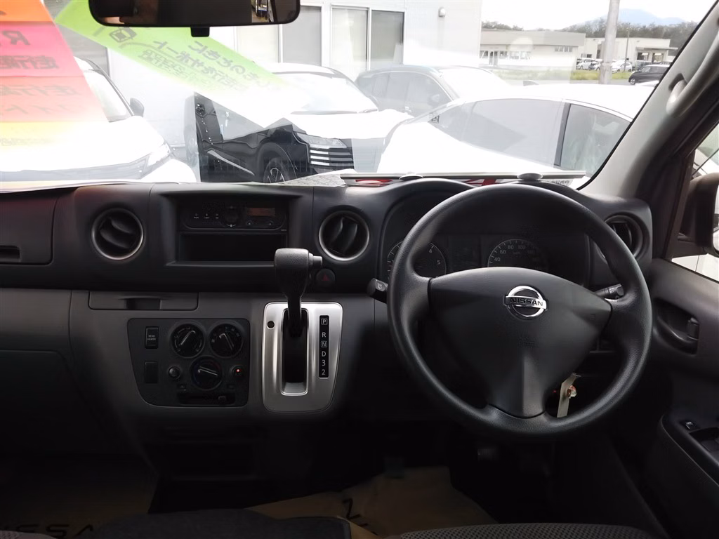 NISSAN NV350 CARAVAN