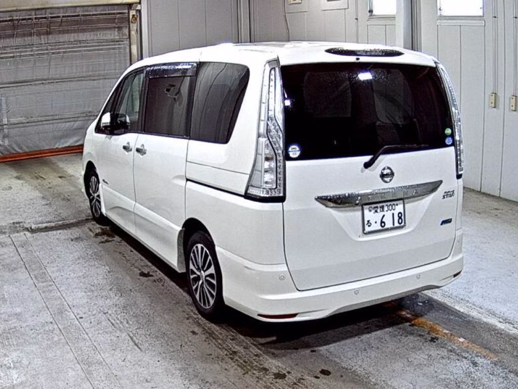 NISSAN SERENA