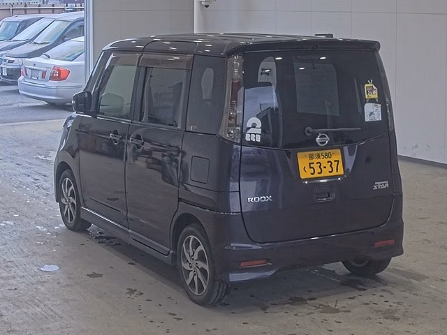 NISSAN ROOX
