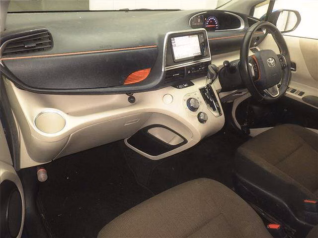 TOYOTA SIENTA