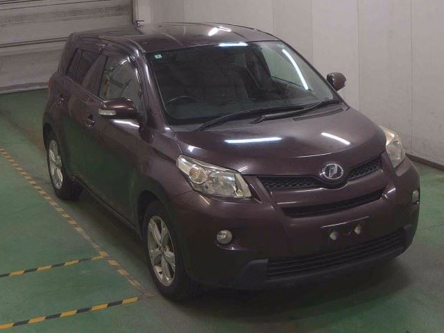 TOYOTA IST