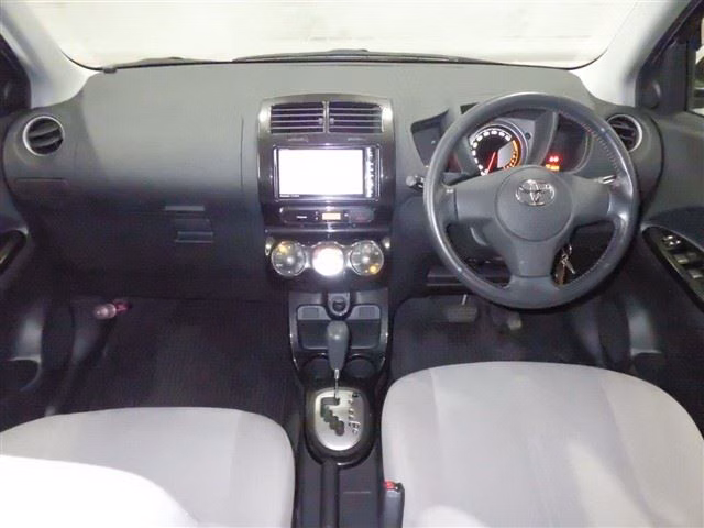 TOYOTA IST