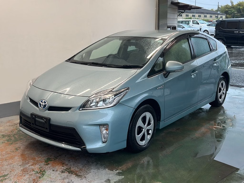 TOYOTA PRIUS