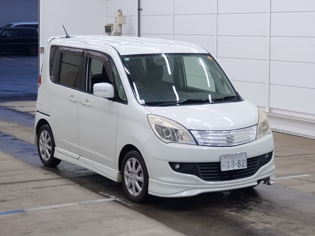 Suzuki Solio