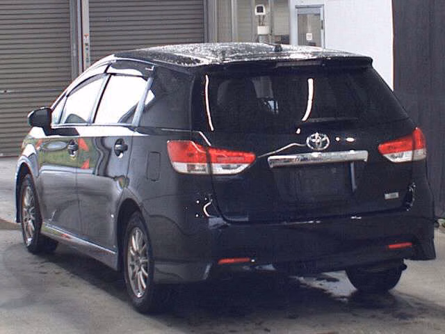TOYOTA WISH