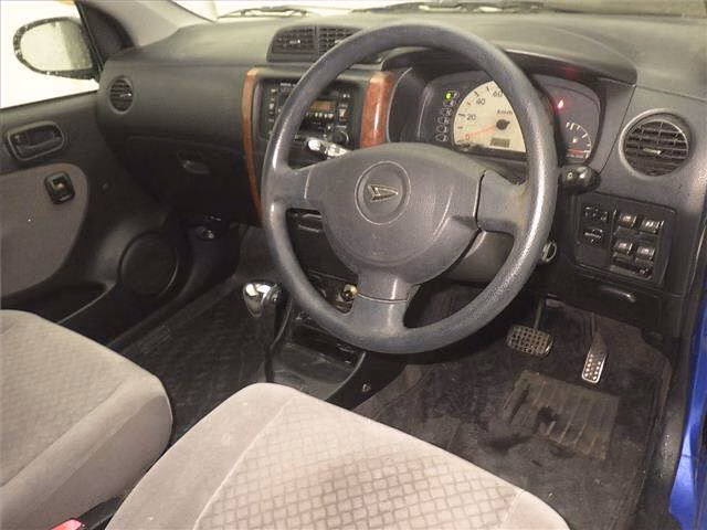 Daihatsu Mira Avy