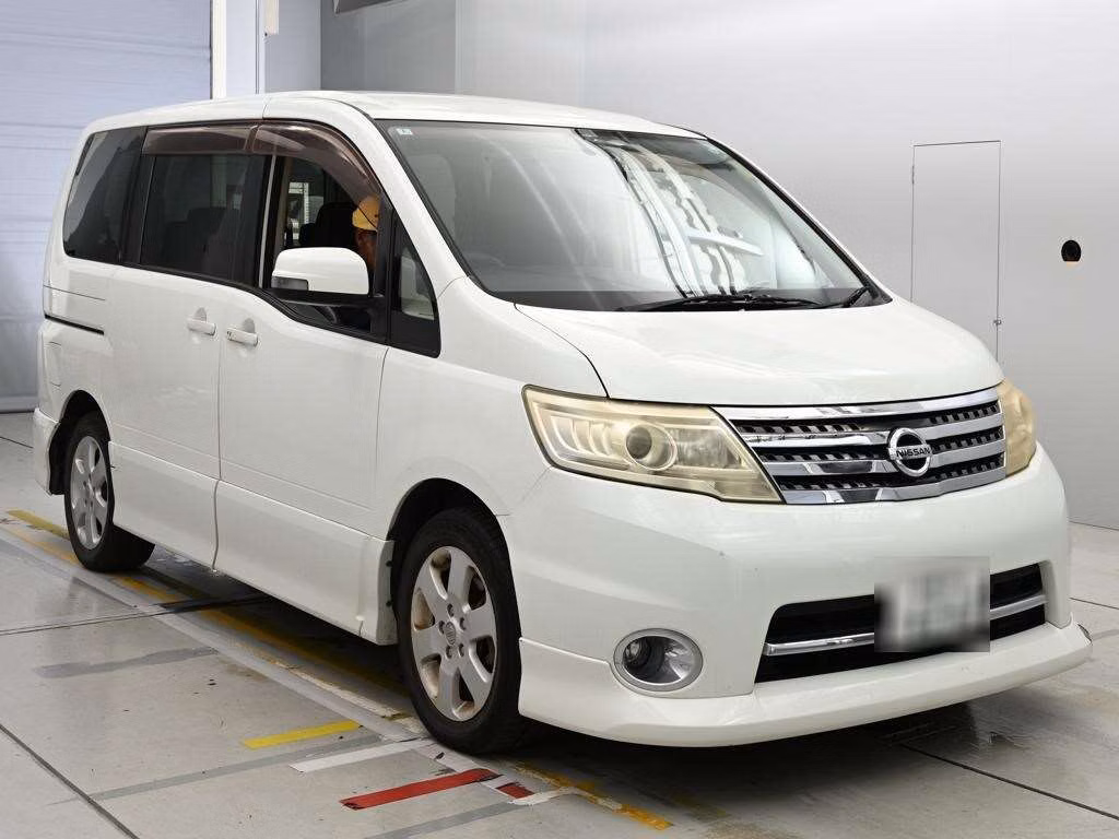 NISSAN SERENA