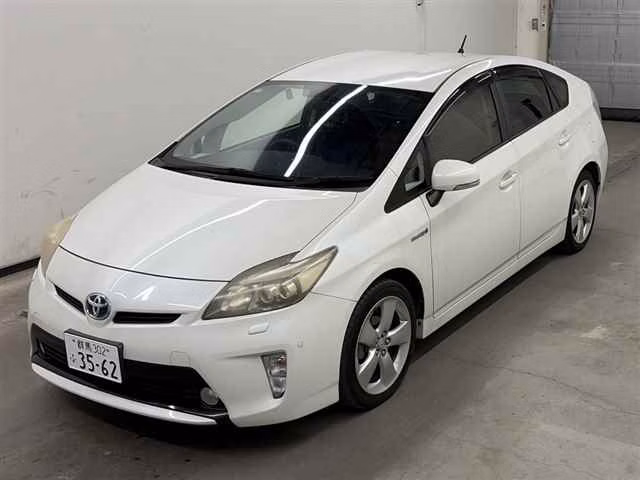 TOYOTA PRIUS