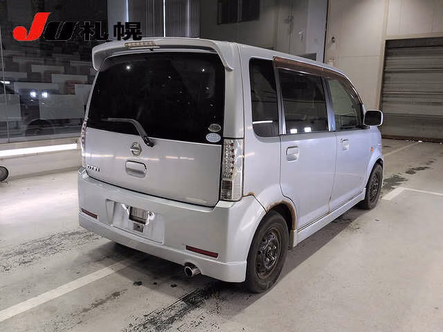Nissan Otti
