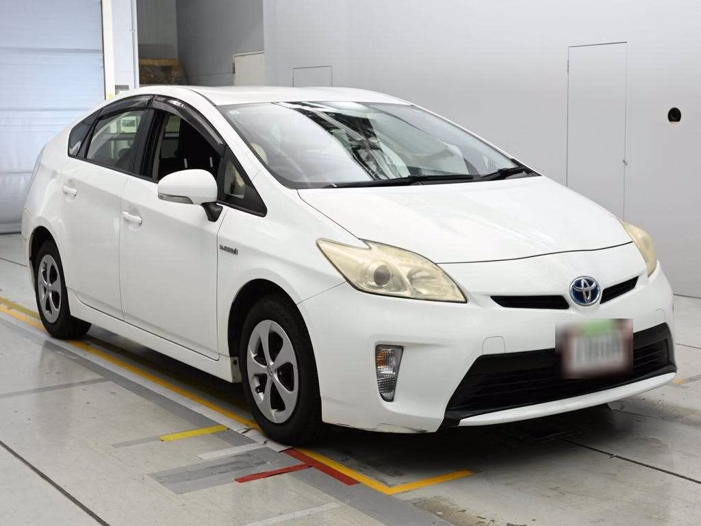 TOYOTA PRIUS