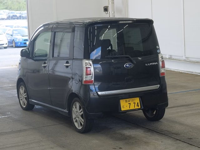 SUBARU LUCRA
