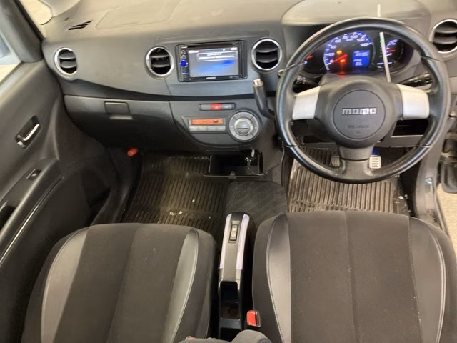 SUBARU LUCRA