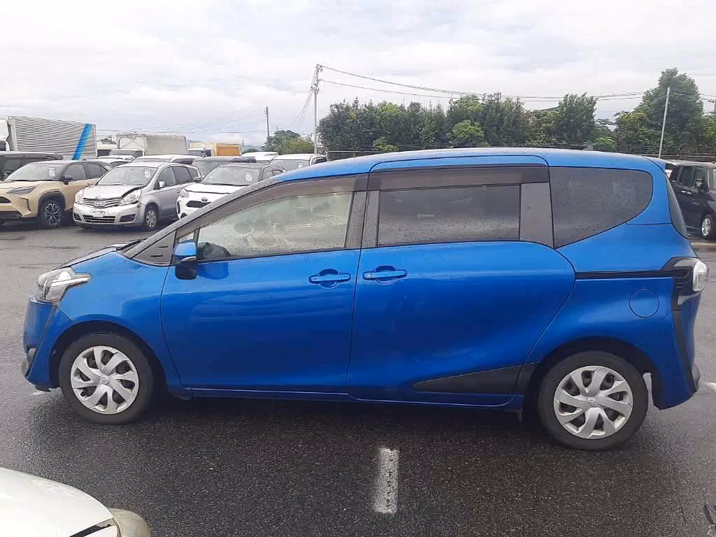 TOYOTA SIENTA
