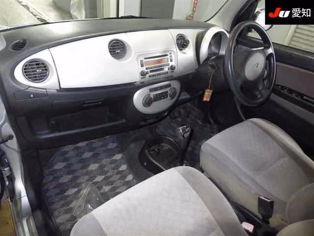 Daihatsu Mira Gino