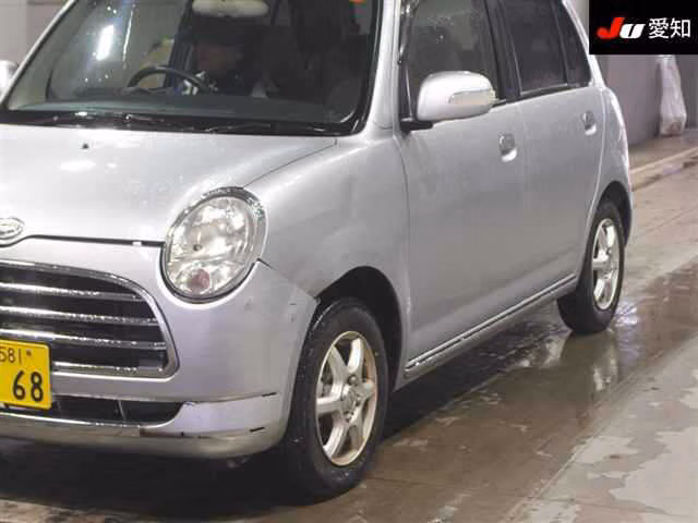 Daihatsu Mira Gino
