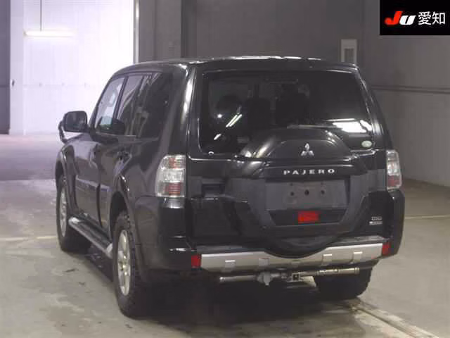 MITSUBISHI PAJERO