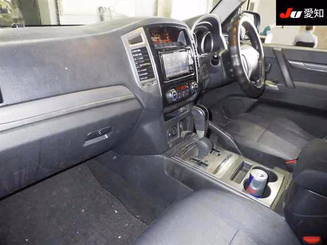 MITSUBISHI PAJERO